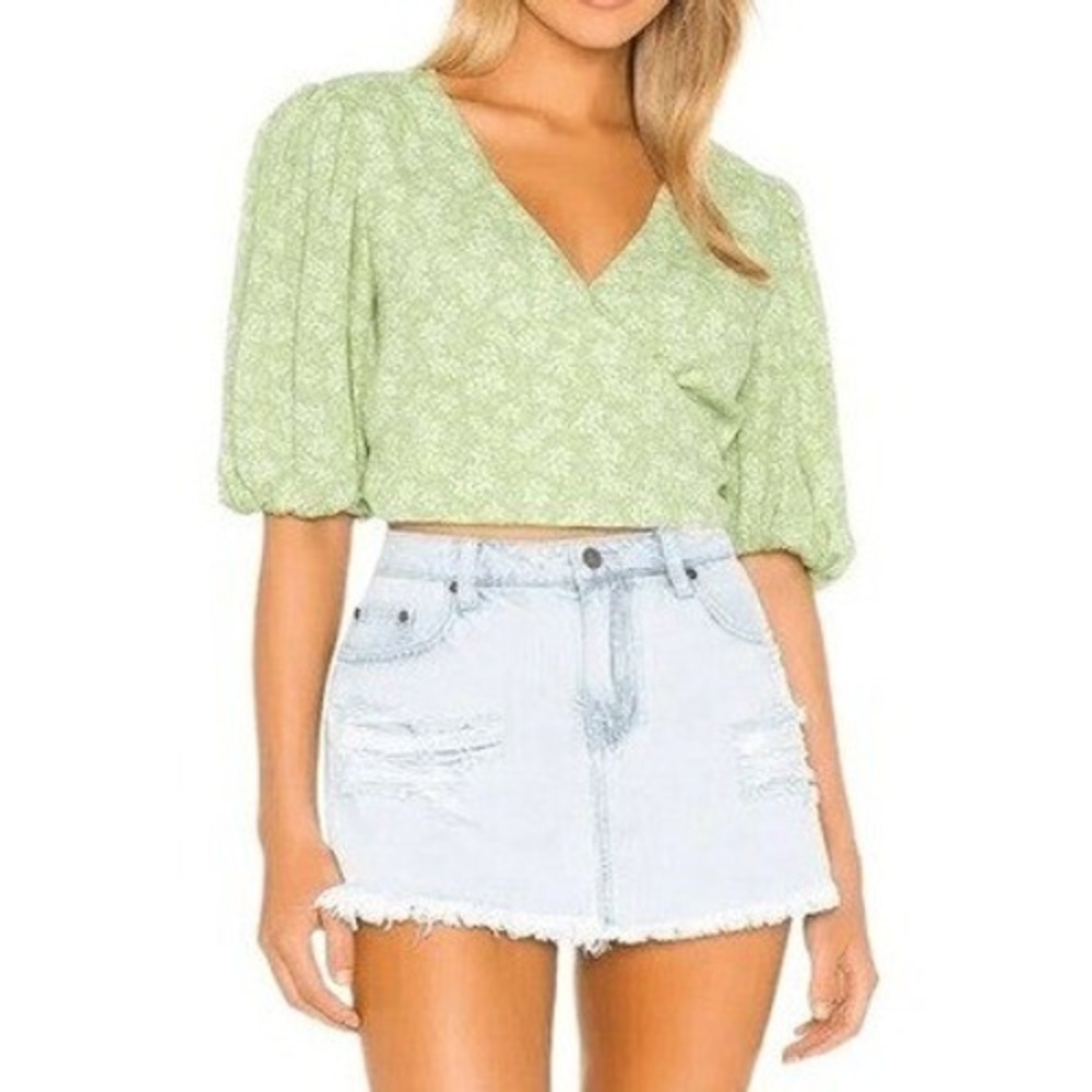 T8 NWT MINKPINK Summer Lovin Wrap Top Green Floral Blouse Crop Puff Sleeve Small